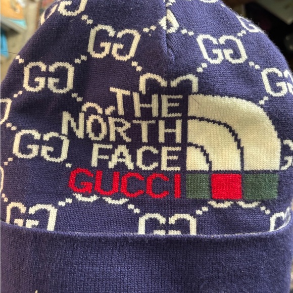 🐺🥶🧑🏽‍🌾Gucci White and Blue Patterned Beanie🐺🥶🧑🏽‍🌾 - Picture 1 of 5